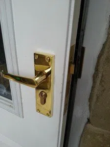 Miami Community Locksmith Miami, FL 305-894-9384 - broken-key-extraction